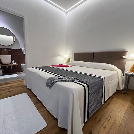 Dimora Elle Hotell La Maddalena  Exteriör bild